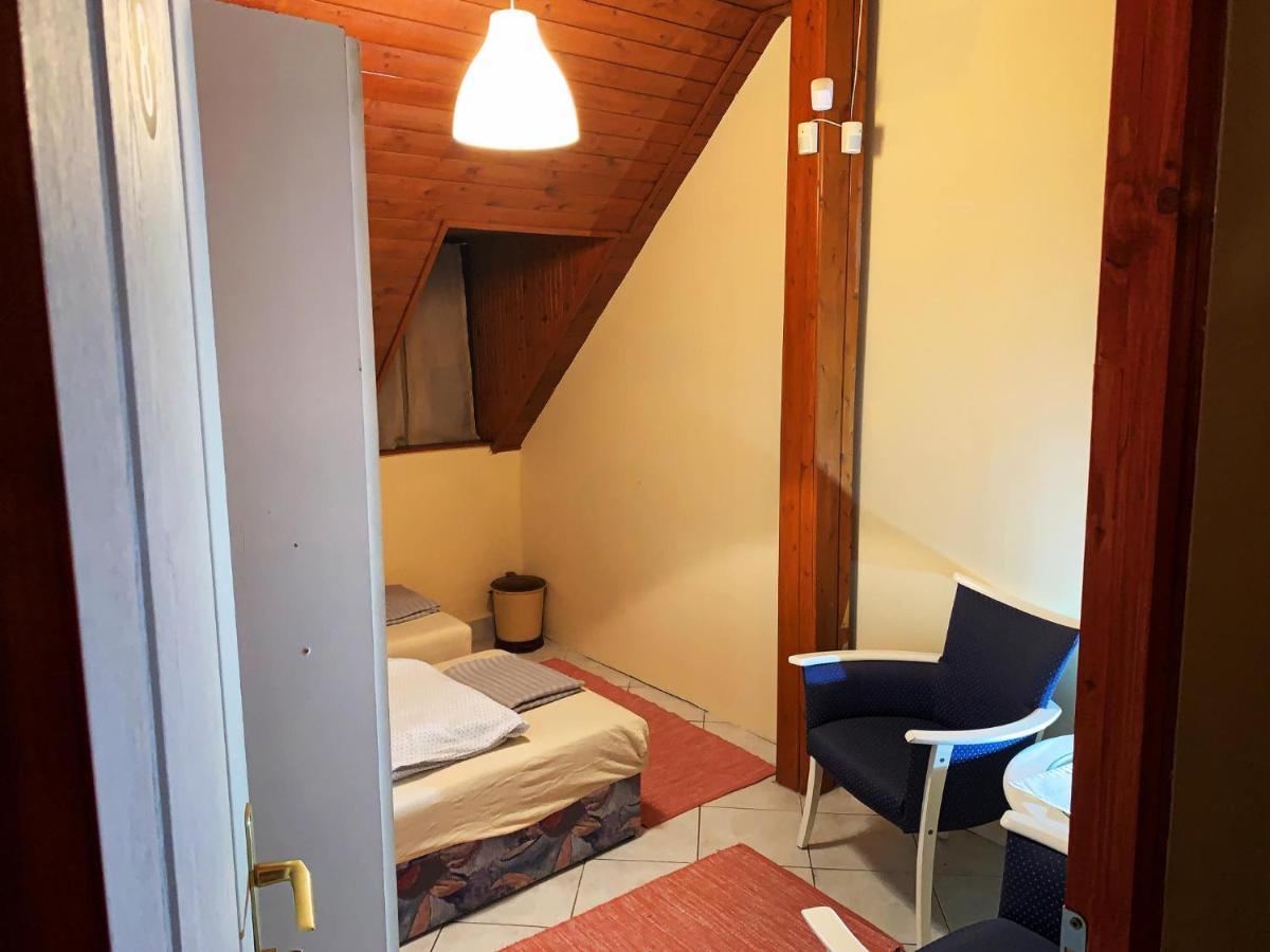 Koloska Apartmanhaz 블로톤퓌레드 외부 사진