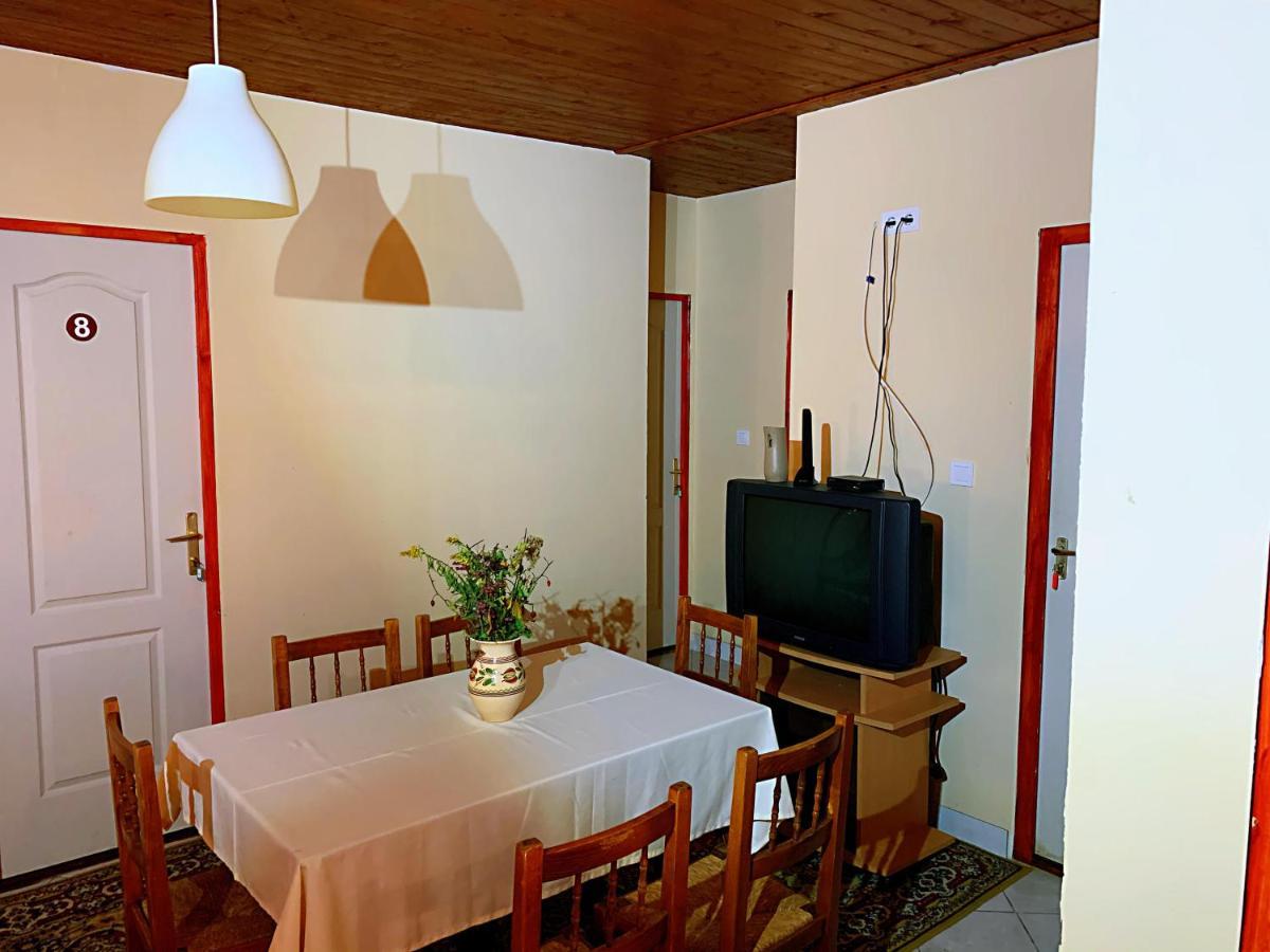 Koloska Apartmanhaz 블로톤퓌레드 외부 사진