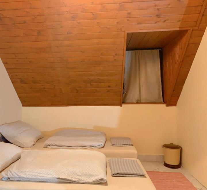 Koloska Apartmanhaz 블로톤퓌레드 외부 사진